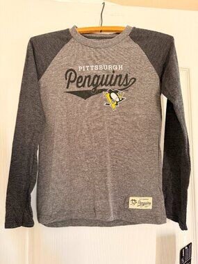 NWT - Pittsburgh Penguins Long Sleeve Shirt - Size Small (8)